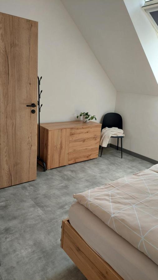 Apartman Po Schodech Nahoru Boretice Exterior photo